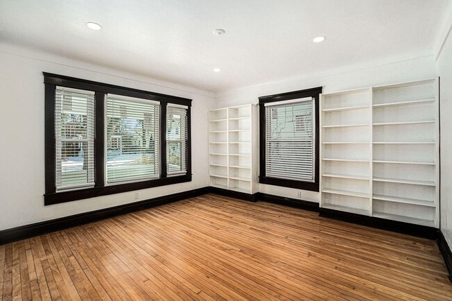 Building Photo - 1208 Olivia Ave