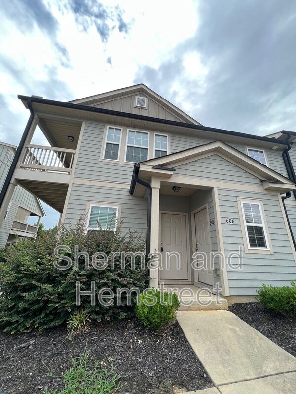 Building Photo - 606 Joiner Cir