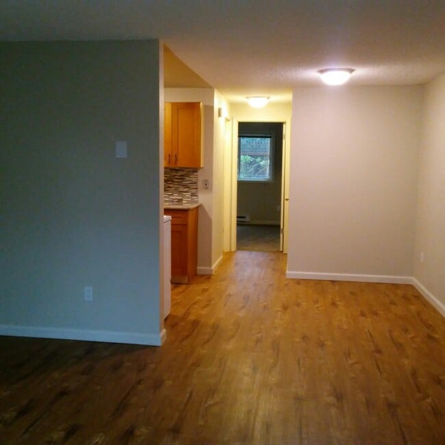 Building Photo - Cedarcrest Apart - 3