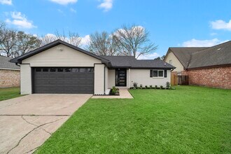 Building Photo - 18006 Autumn Hills Dr