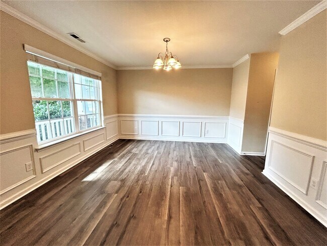 Building Photo - 131 Forest Glade Rd
