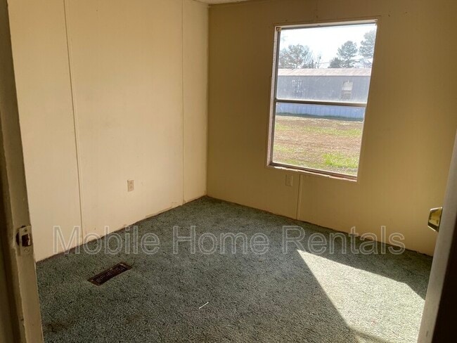 Building Photo - 105 Calico Rd