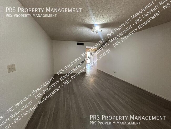 Building Photo - 5309 S River Dr