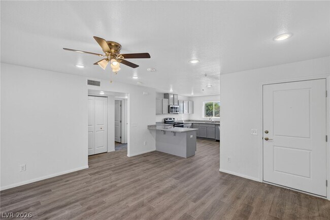 Building Photo - 2313 Seco Adobe Cir