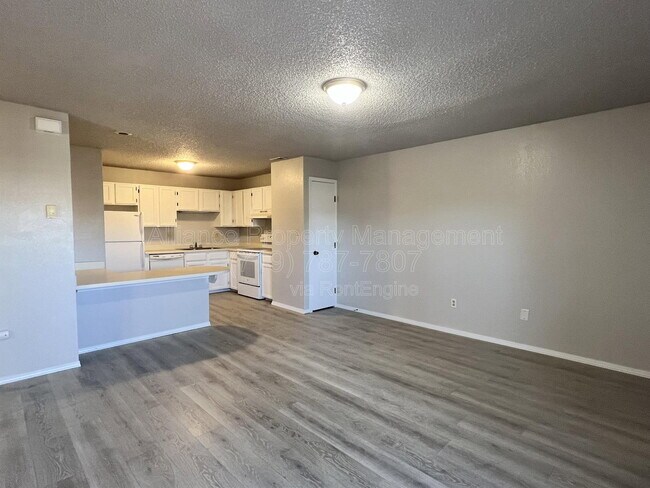 Foto del edificio - 4427 Hunting Meadows Cir