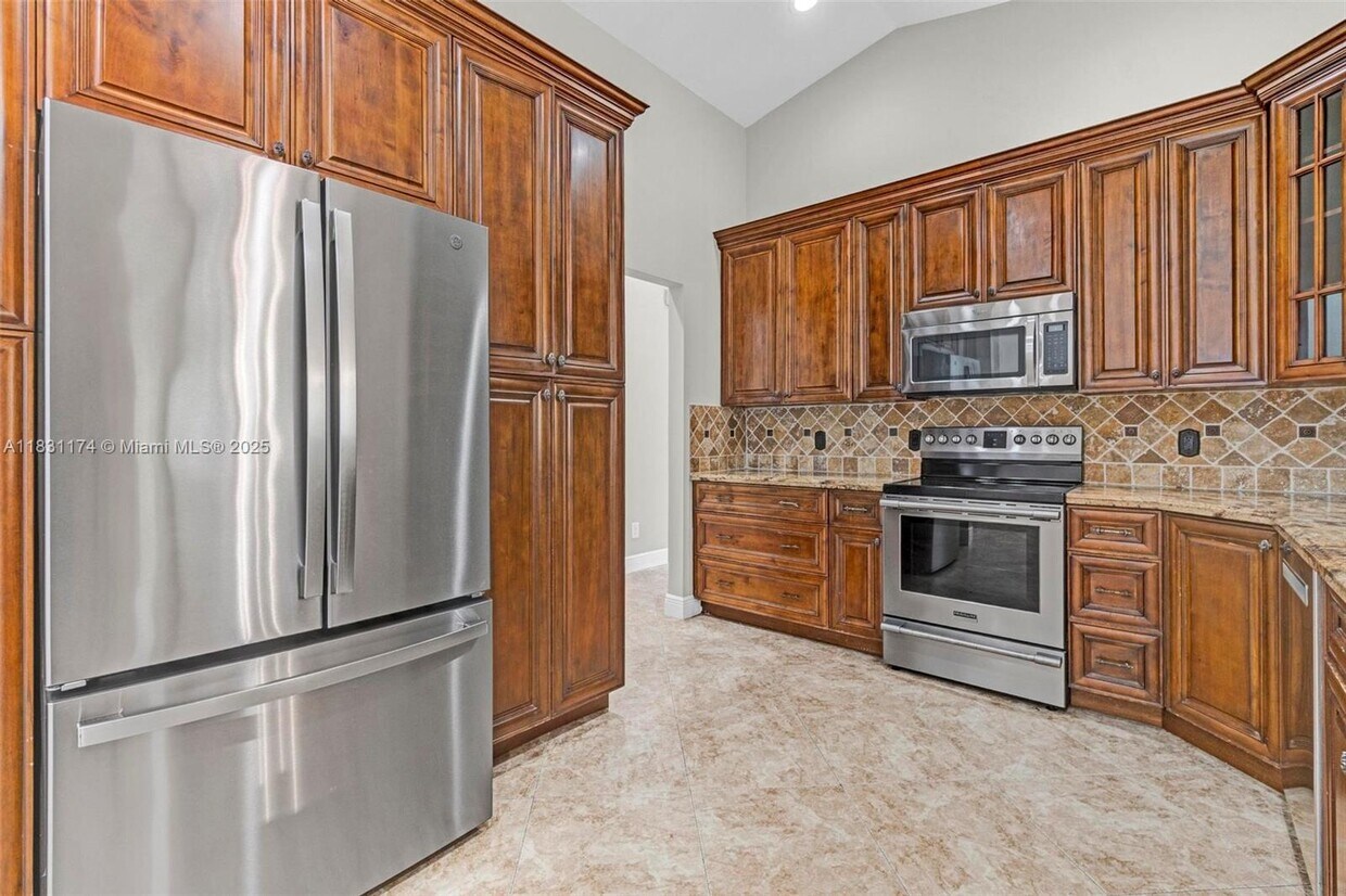 Foto principal - 5621 Carriage Ln