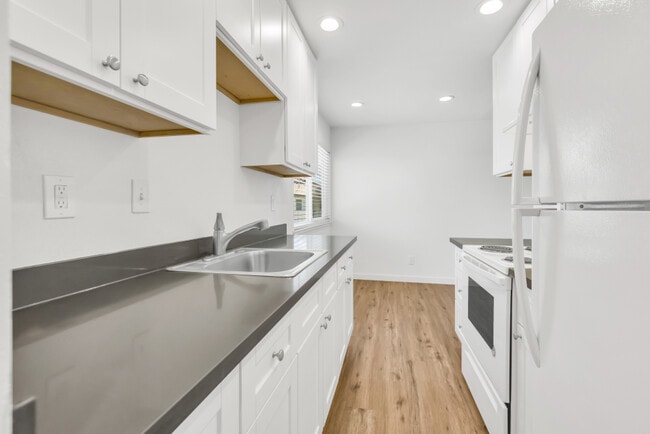 Building Photo - 2405 Cava Ct