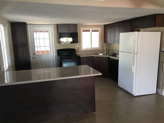 Building Photo - SINGLE STORY IN HENDERSON!
