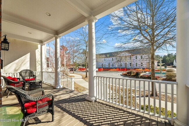 Foto del edificio - Resort-Style Living | Furnished Townhome with Veranda & Views | Tennis & Golf