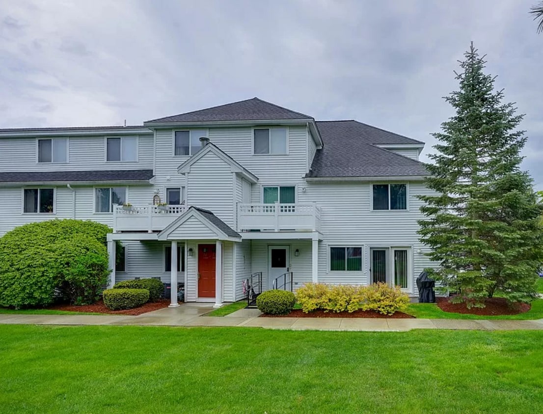 Photo - 360 Littleton Rd (Chelmsford, MA)