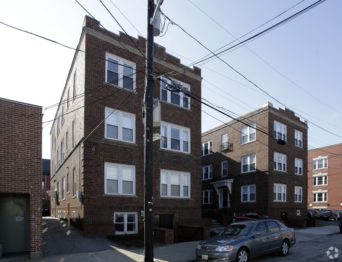 Building Photo - 109-111 Medway St