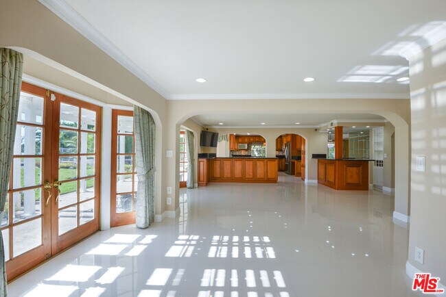 Building Photo - 3119 Hutton Dr