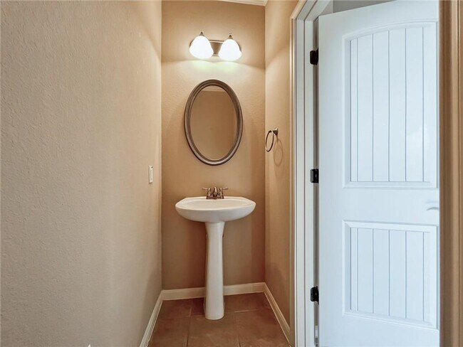 Foto del edificio - 7800 Journeyville Dr