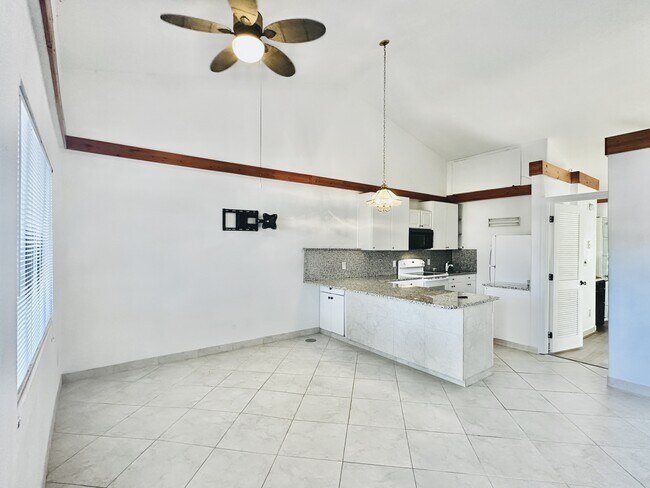 Foto del edificio - 826 Wiggins Pass Rd