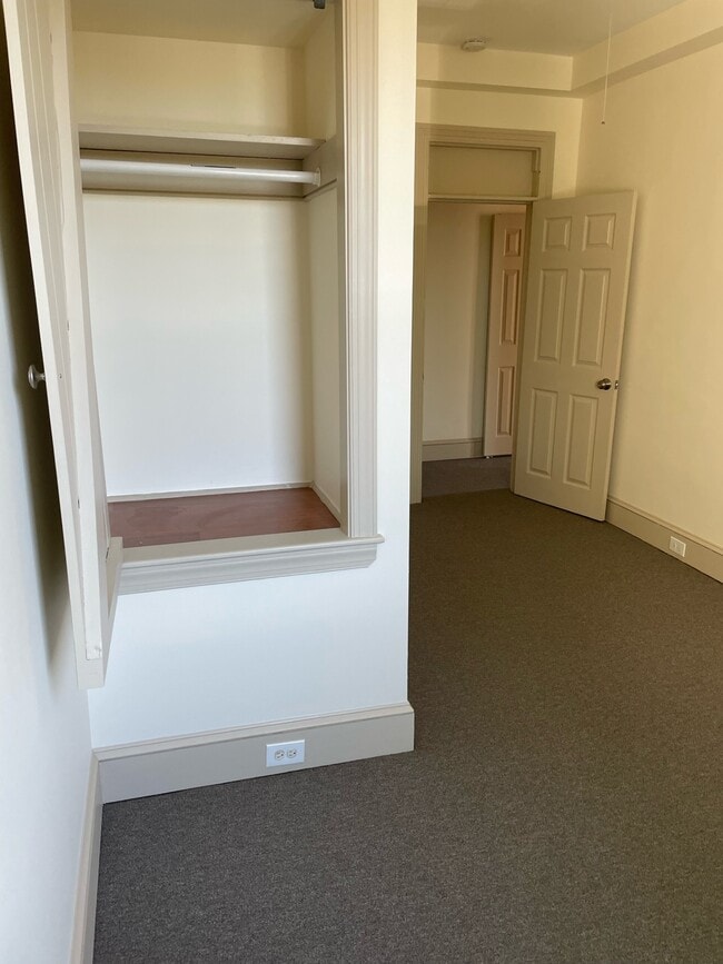 bedroom 2 - 3549 Sunnyside Ave