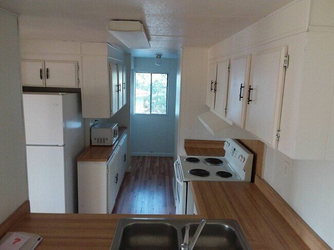 Foto del edificio - 115-115 Shelby Way