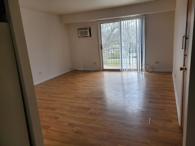 Livingroom - 4306 Lindenwood Dr
