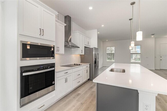 Foto del edificio - 16758 Hamlin Vis Aly