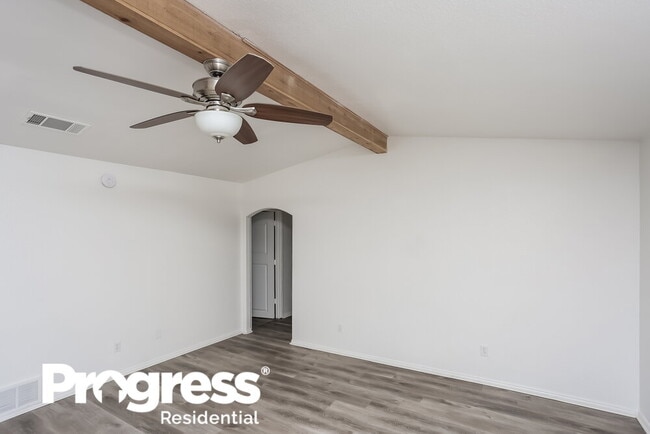 Foto del edificio - 6513 Hughes Dr