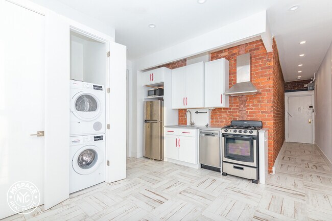 Foto del edificio - 75 Varet St