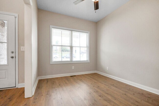 Foto del edificio - Pet Friendly Four Bedroom!