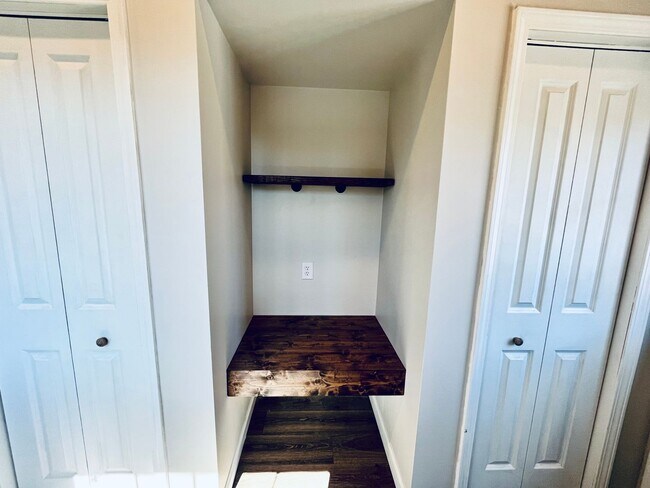 Foto del edificio - Modern 2BR/2BA with Bonus Room in Germanto...
