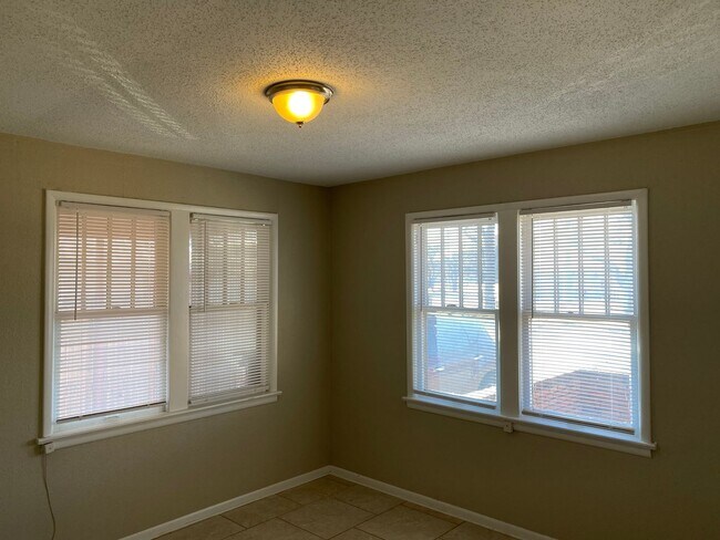 Foto del edificio - 2/1 Bath Bethany Schools