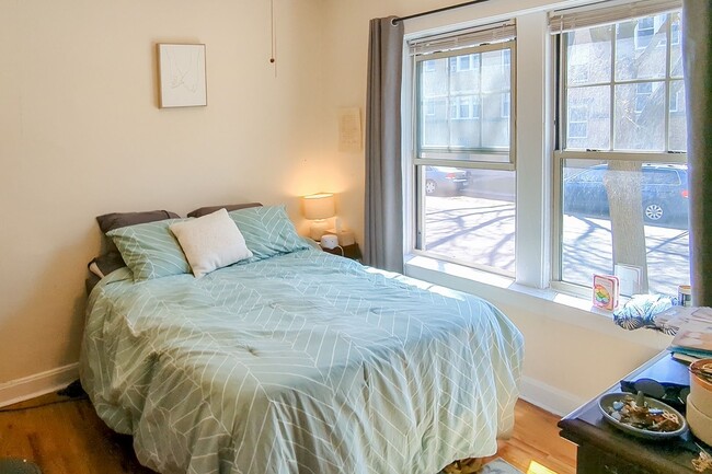 Foto del edificio - 5103 N Winchester Ave