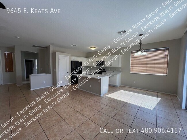 Foto del edificio - 9645 E Keats Ave