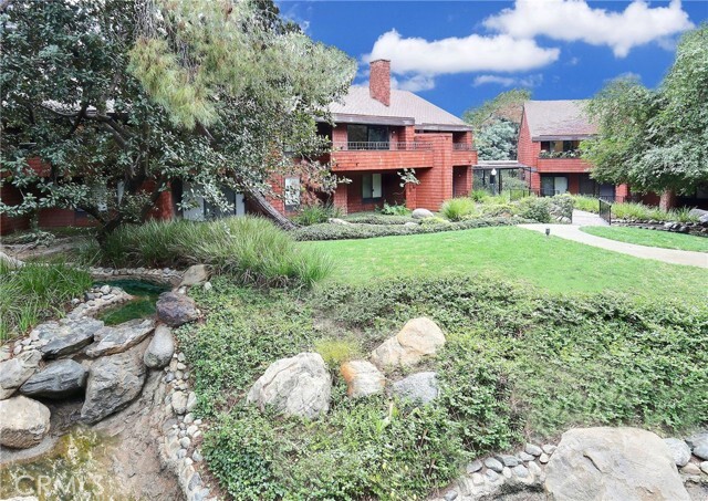 Primary Photo - 348 S Prospectors Rd