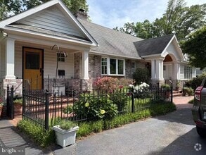 Building Photo - 7026 Elizabeth Dr