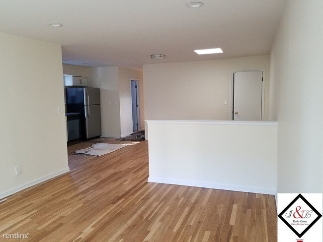 Building Photo - 3 br, 1.5 bath  - 4297 Martha Ave