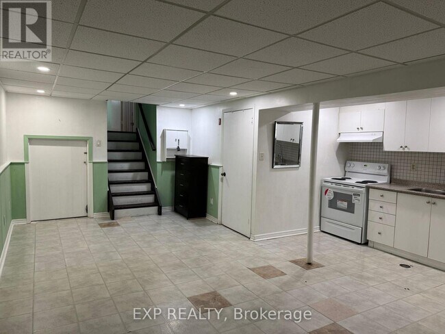 Building Photo - 50 Chipwood Crescent