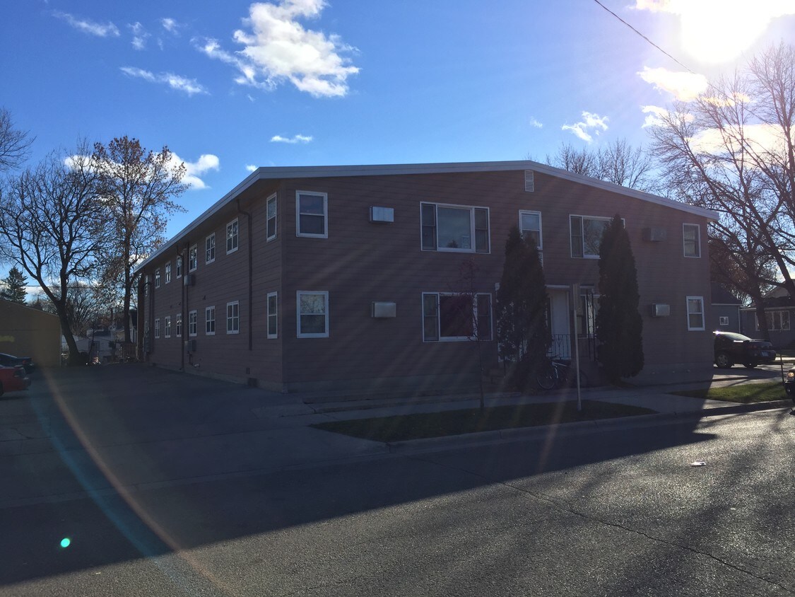 Primary Photo - 525 9th Ave N