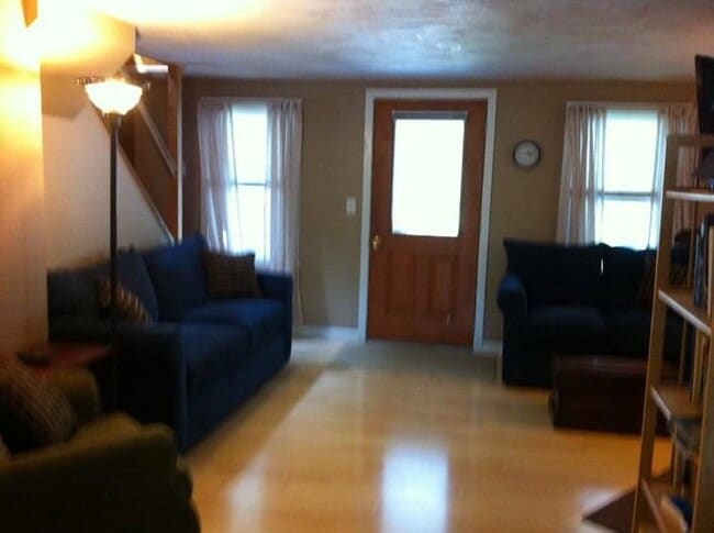 Living room with propane fireplace inser - 11 Sunrise Ave