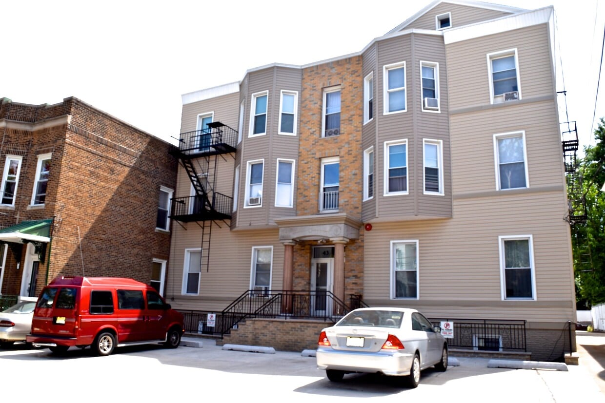 Primary Photo - 43-45-45 Sherman Pl