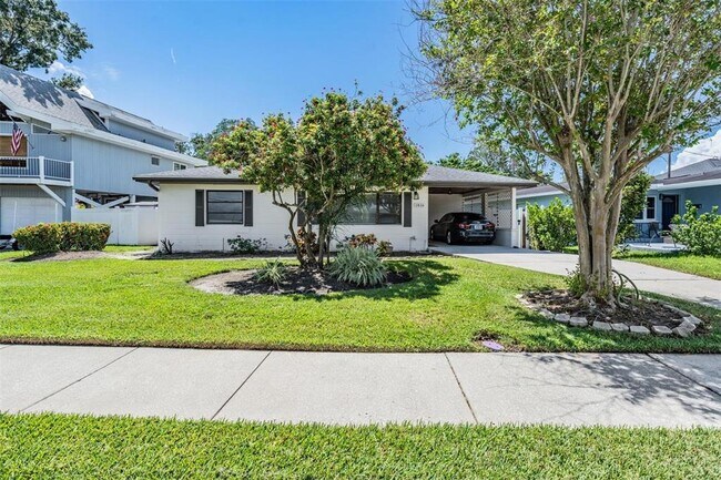 Foto del edificio - 1816 Bayou Grande Blvd NE