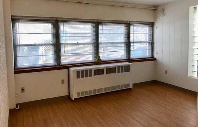 Building Photo - Campus Square Apartments