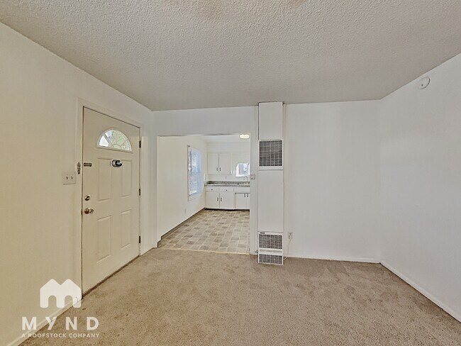 Building Photo - 218 Hillcrest Dr