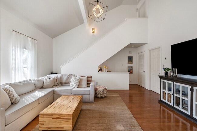 Foto del edificio - 1425 W 26th St