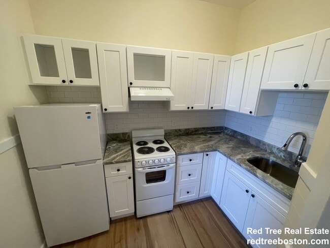 Photo - 504 Beacon St Apartment