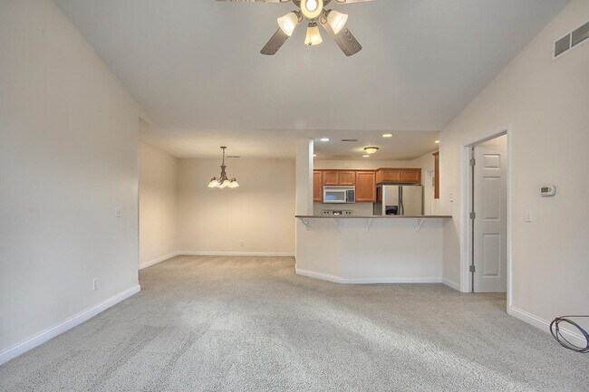 Foto del edificio - 701 N Prairieview Rd