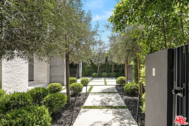 Foto del edificio - 356 N La Jolla Ave
