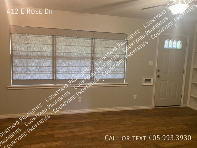 Foto del edificio - 412 E Rose Dr