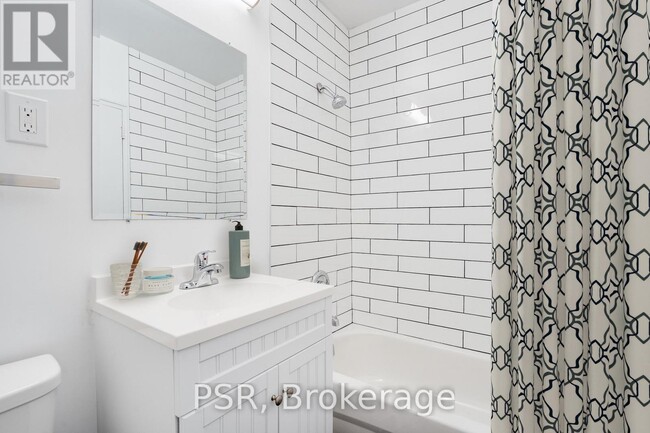 Photo du bâtiment - 600 Eglinton Ave W