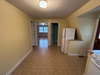 Building Photo - 38 Cedar St