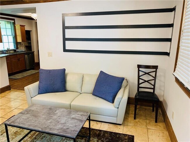 Foto del edificio - 1403 N Druid Hills Rd NE