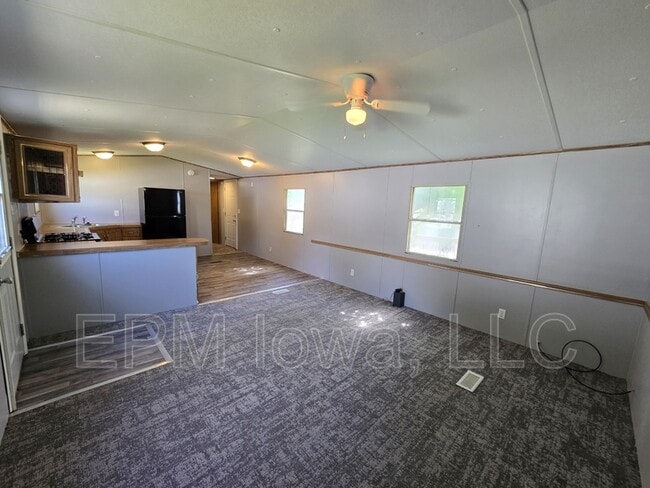 Building Photo - 700 W Ridgeway Ave