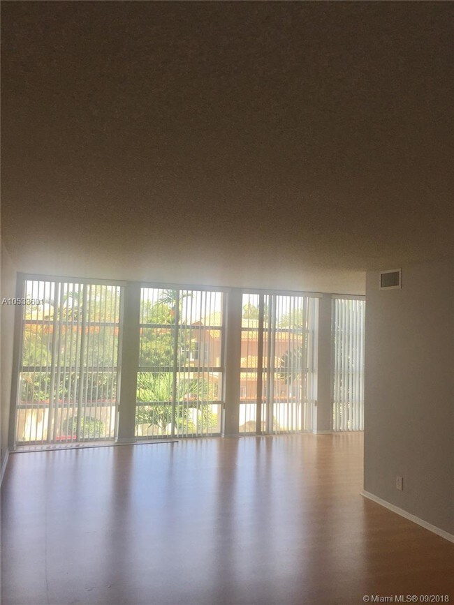 Foto del edificio - DE SOTO PARK NORTH CONDO