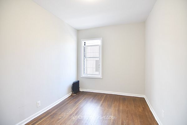 Building Photo - 540 W 189th St